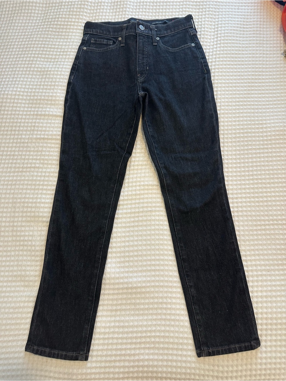 Classic Women’s Black Straight-Leg Jeans